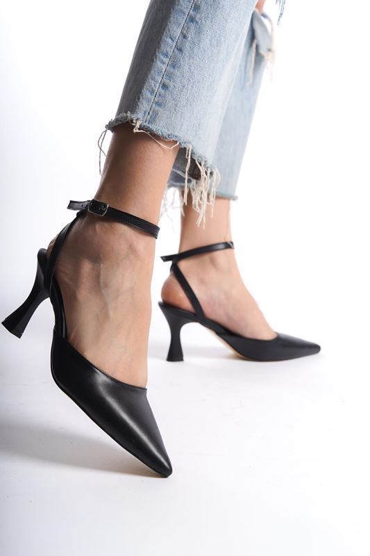 Amy Siyah Cilt Orta Topuklu (6 cm) Arkası Açık Klasik Topuklu Ayakkabı