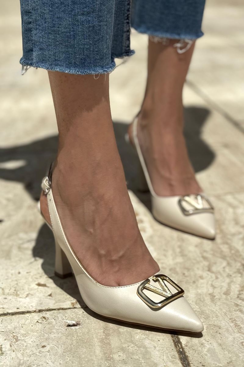 Chiara Bej Cilt Tokalı Orta Topuklu (8 cm) Klasik Topuklu Ayakkabı