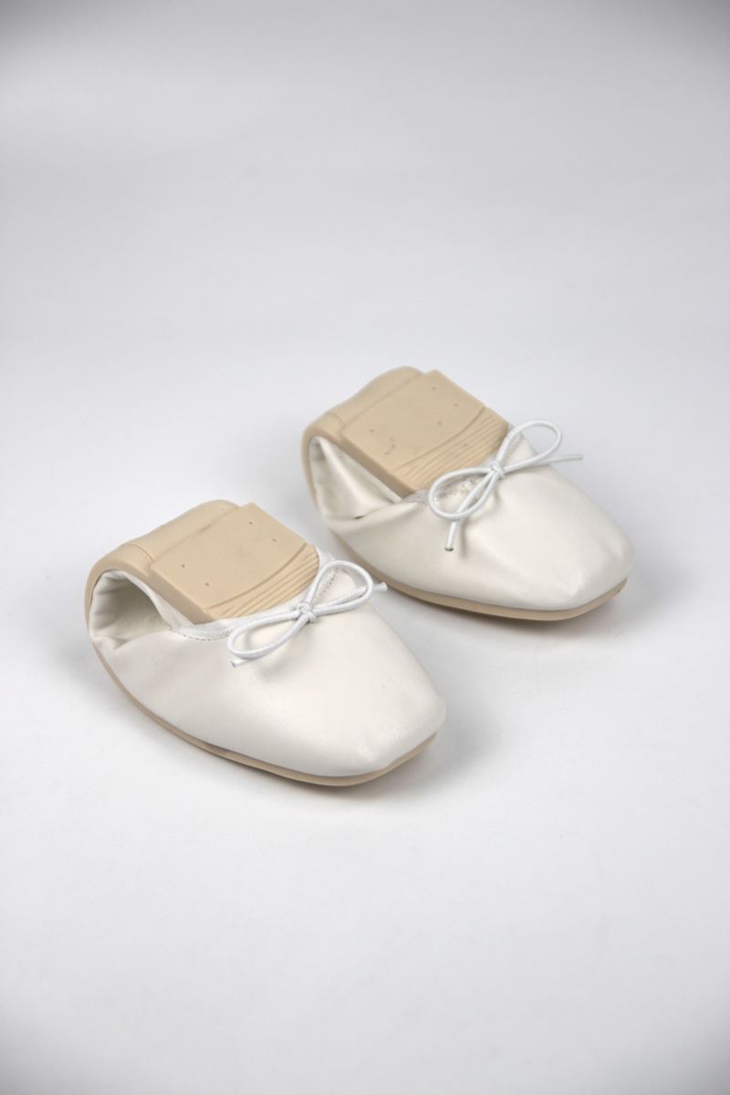 Uliana Kadın Köşeli Burun Fiyonklu Esnek Taban Katlanabilir Beyaz Babet Ayakkabı