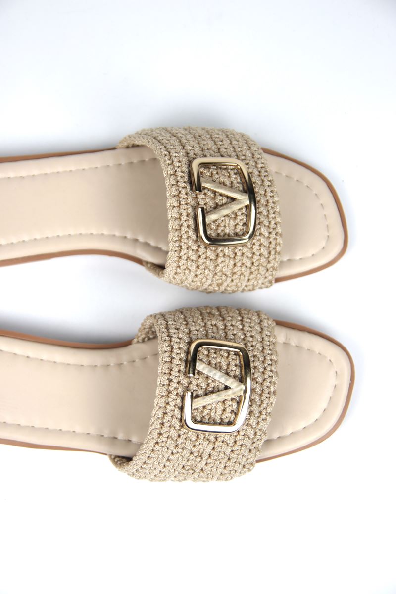 Joyce Kadın El Örgü V Toka Detaylı Bej Terlik