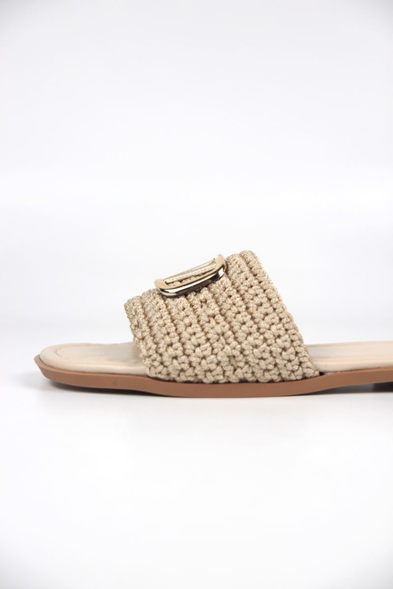 Joyce Kadın El Örgü V Toka Detaylı Bej Terlik