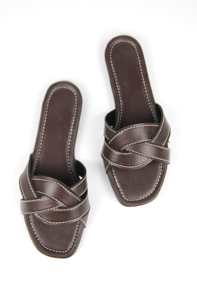 Diane Kadın Çapraz Geçme Dikişli Kahve Cilt Terlik