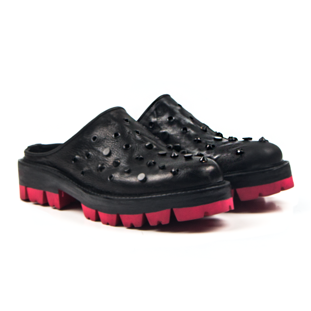 Signature K-Zımbalı Siyah-Kırmızı Deri Terlik