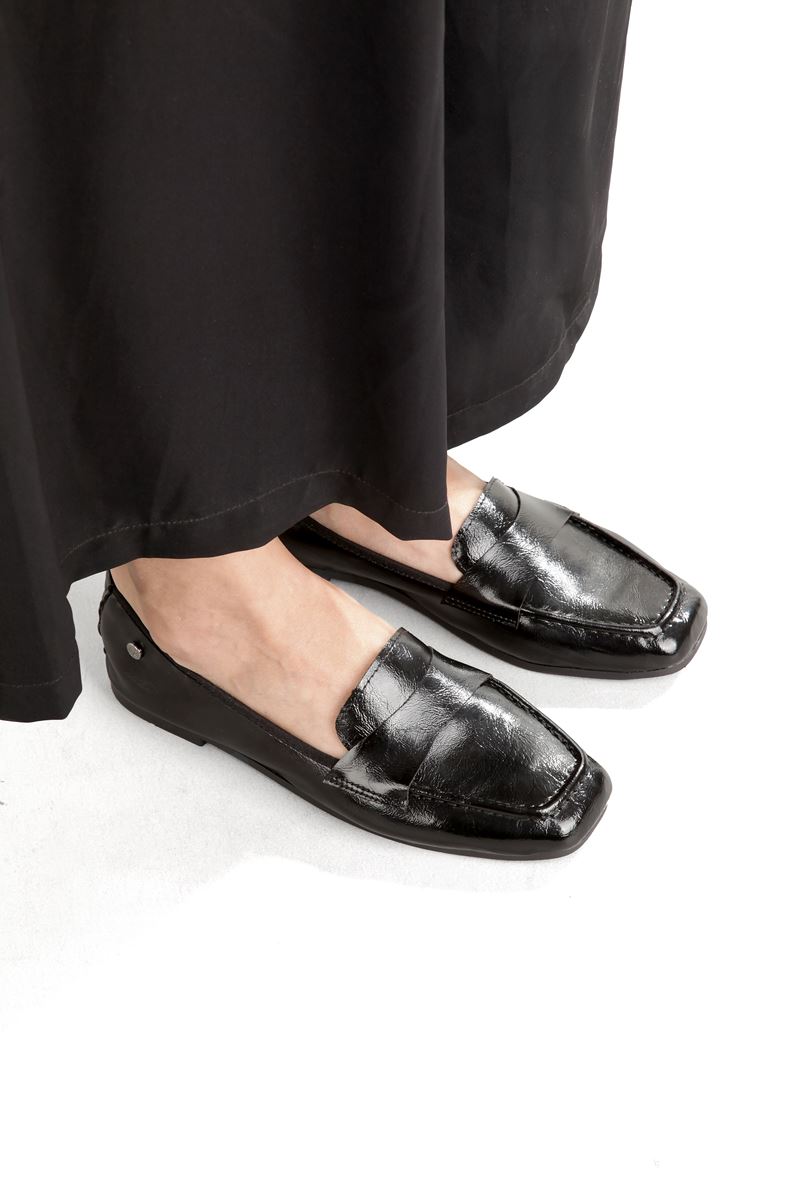 Amaranta Esnek Taban Katlanabilir Siyah Rugan Babet Kadın Ayakkabı