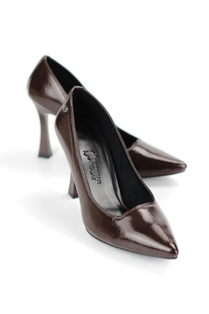 Odette Esnek Yumuşak Kaymaz Taban (10 cm) Kahverengi Rugan Kadın Topuklu Ayakkabı