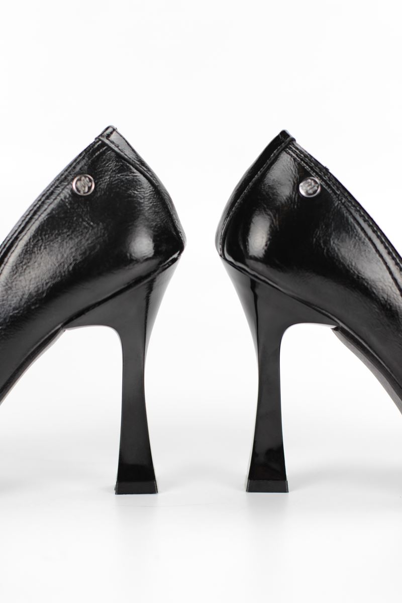 Odette Esnek Yumuşak Kaymaz Taban (10 cm) Siyah Rugan Kadın Topuklu Ayakkabı