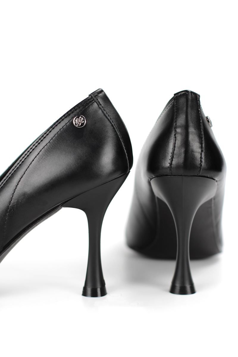 Jimena Esnek Yumuşak Kaymaz Taban (8 cm) Siyah Cilt Kadın Topuklu Ayakkabı