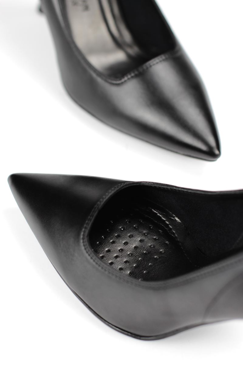 Jimena Esnek Yumuşak Kaymaz Taban (8 cm) Siyah Cilt Kadın Topuklu Ayakkabı