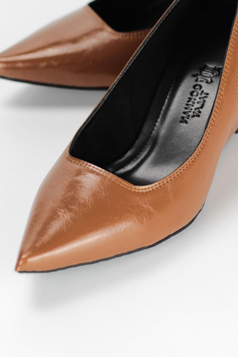 Pia Esnek Yumuşak Kaymaz Taban (4 cm) Kadın Dolgu Topuk Taba Rugan Ayakkabı