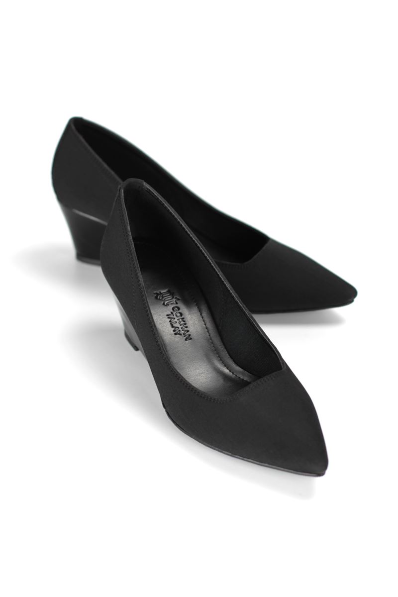 Pia Esnek Yumuşak Kaymaz Taban (4 cm) Kadın Dolgu Topuk Siyah Süet Ayakkabı