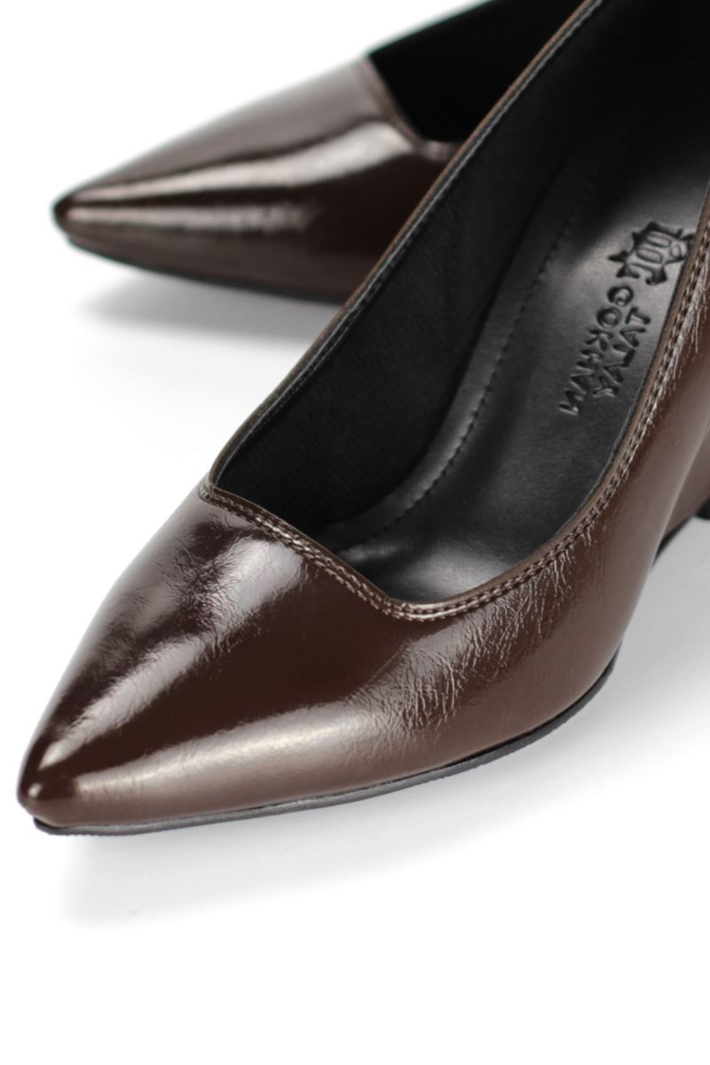 Perla Esnek Yumuşak Kaymaz Taban (8 cm) Kadın Dolgu Topuk  Kahverengi Rugan Ayakkabı