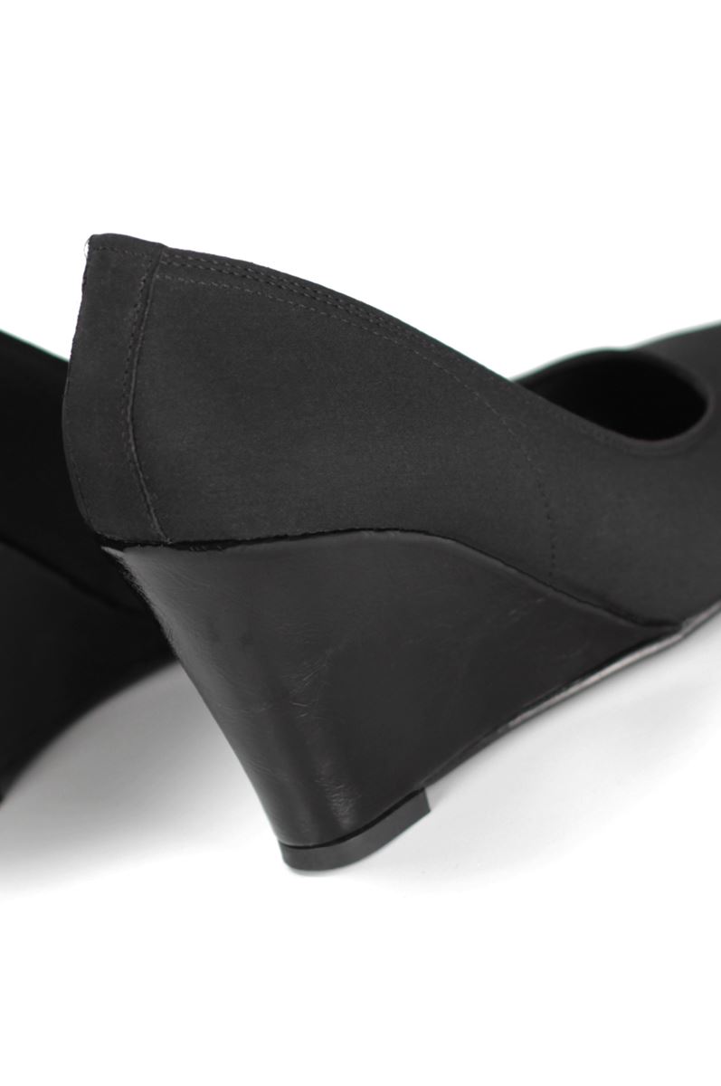 Perla Esnek Yumuşak Kaymaz Taban (8 cm) Kadın Dolgu Topuk  Siyah Süet Ayakkabı