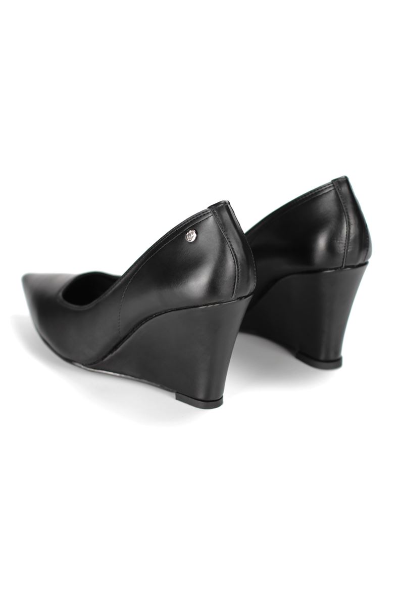 Perla Esnek Yumuşak Kaymaz Taban (8 cm) Kadın Dolgu Topuk  Siyah Cilt Ayakkabı