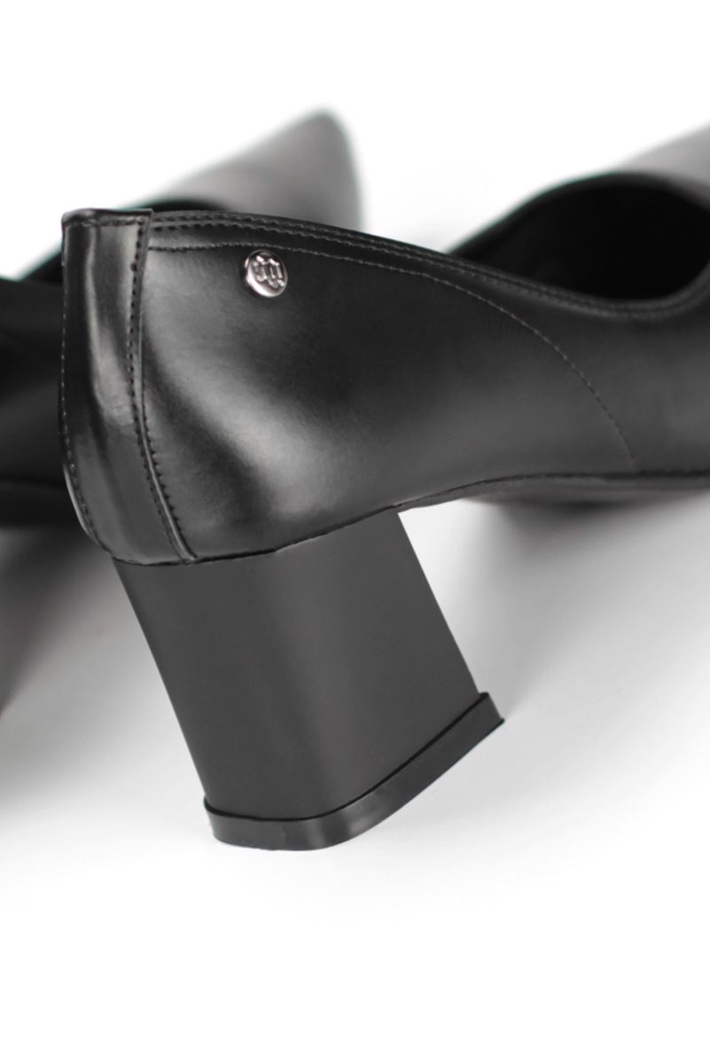 Zaneta Esnek Yumuşak Kaymaz Taban (4 cm) Kadın Kalın Topuk  Siyah Cilt Ayakkabı