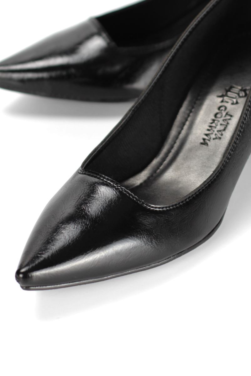 Zaneta Esnek Yumuşak Kaymaz Taban (4 cm) Kadın Kalın Topuk  Siyah Rugan Ayakkabı