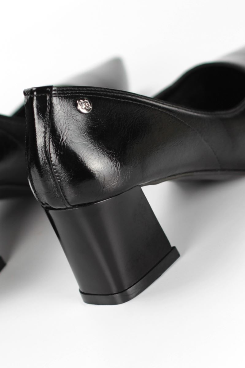 Zaneta Esnek Yumuşak Kaymaz Taban (4 cm) Kadın Kalın Topuk  Siyah Rugan Ayakkabı