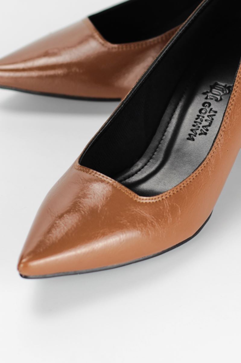 Zaneta Esnek Yumuşak Kaymaz Taban (4 cm) Kadın Kalın Topuk  Taba Rugan Ayakkabı