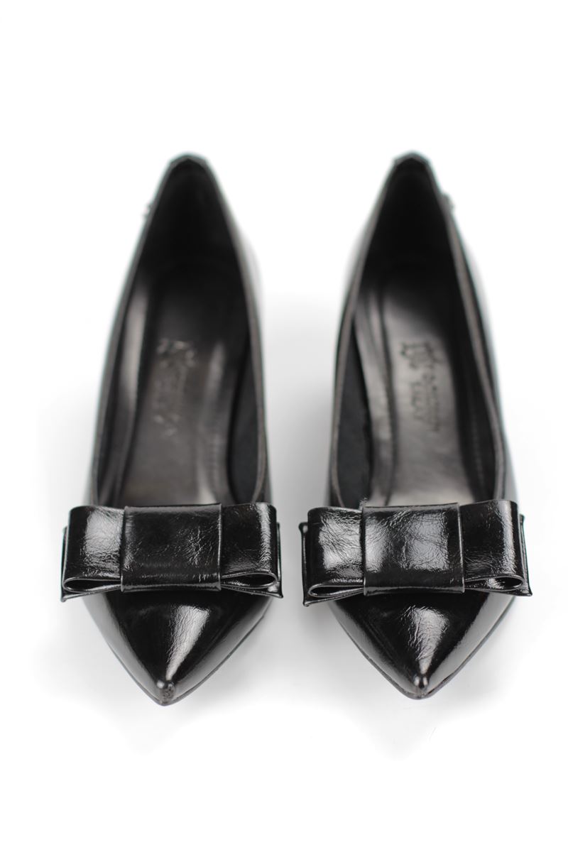 Benedita Esnek Yumuşak Kaymaz Taban (4 cm) Kadın Kalın Topuk Köşe Fiyonkllu Siyah Rugan Ayakkabı