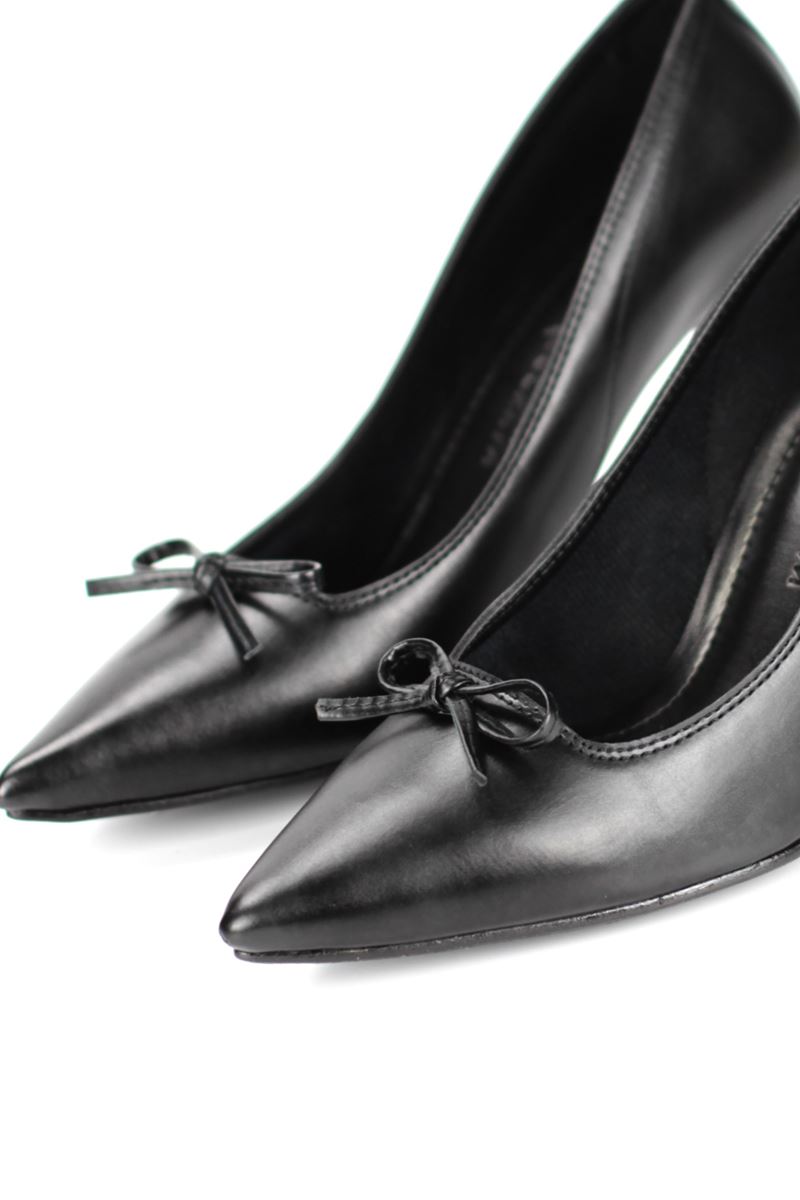 Mila Esnek Yumuşak Kaymaz Taban (8 cm) Siyah Cilt İnce Bıyık Fiyonk Kadın Topuklu Ayakkabı