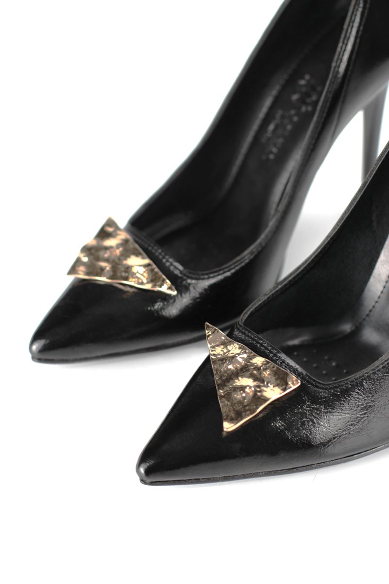 Darya Esnek Yumuşak Kaymaz Taban (11 cm) Siyah Rugan Üçgen Toka Kadın Topuklu Ayakkabı