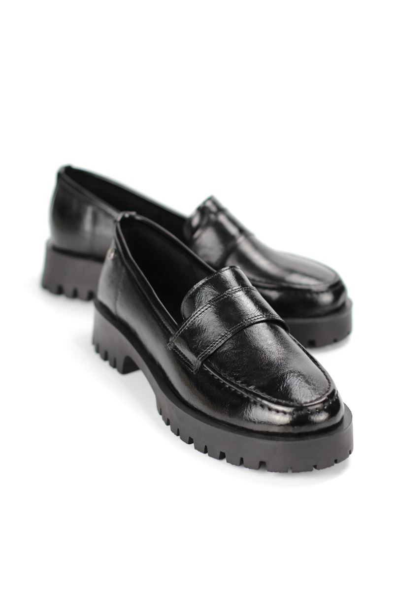 Vera Siyah Rugan Düz Loafer Kadın Ayakkabı