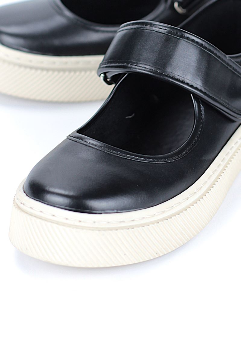 Tegan Siyah Cilt-Beyaz Taban Cırt Detaylı Kadın Sneaker Spor Ayakkabı