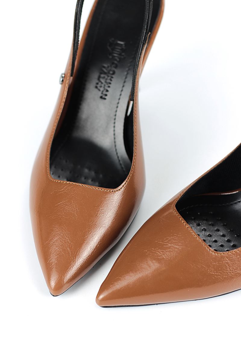 Lavender Esnek Yumuşak Kaymaz Taban (8 cm) Taba Rugan  Açık Lastikli Kadın Topuklu Ayakkabı