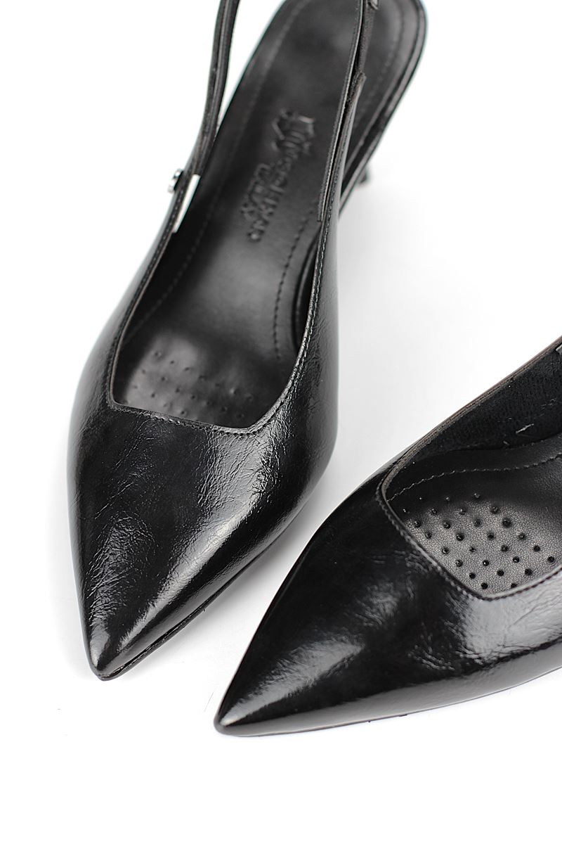 Magnolia Esnek Yumuşak Kaymaz Taban (4 cm) Siyah Rugan  Açık Lastikli Kadın Topuklu Ayakkabı