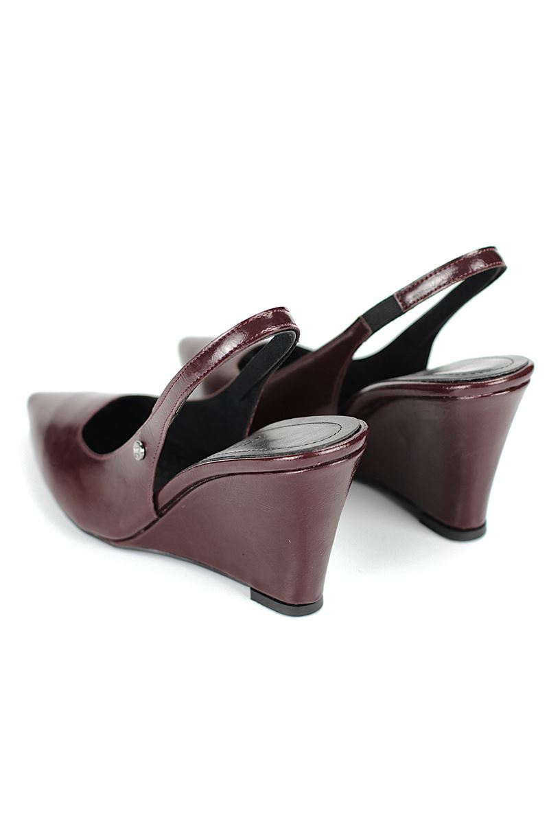 Agape  Esnek Yumuşak Kaymaz Taban (8cm) Bordo Rugan  Açık Lastikli Kadın Dolgu Topuklu Ayakkabı