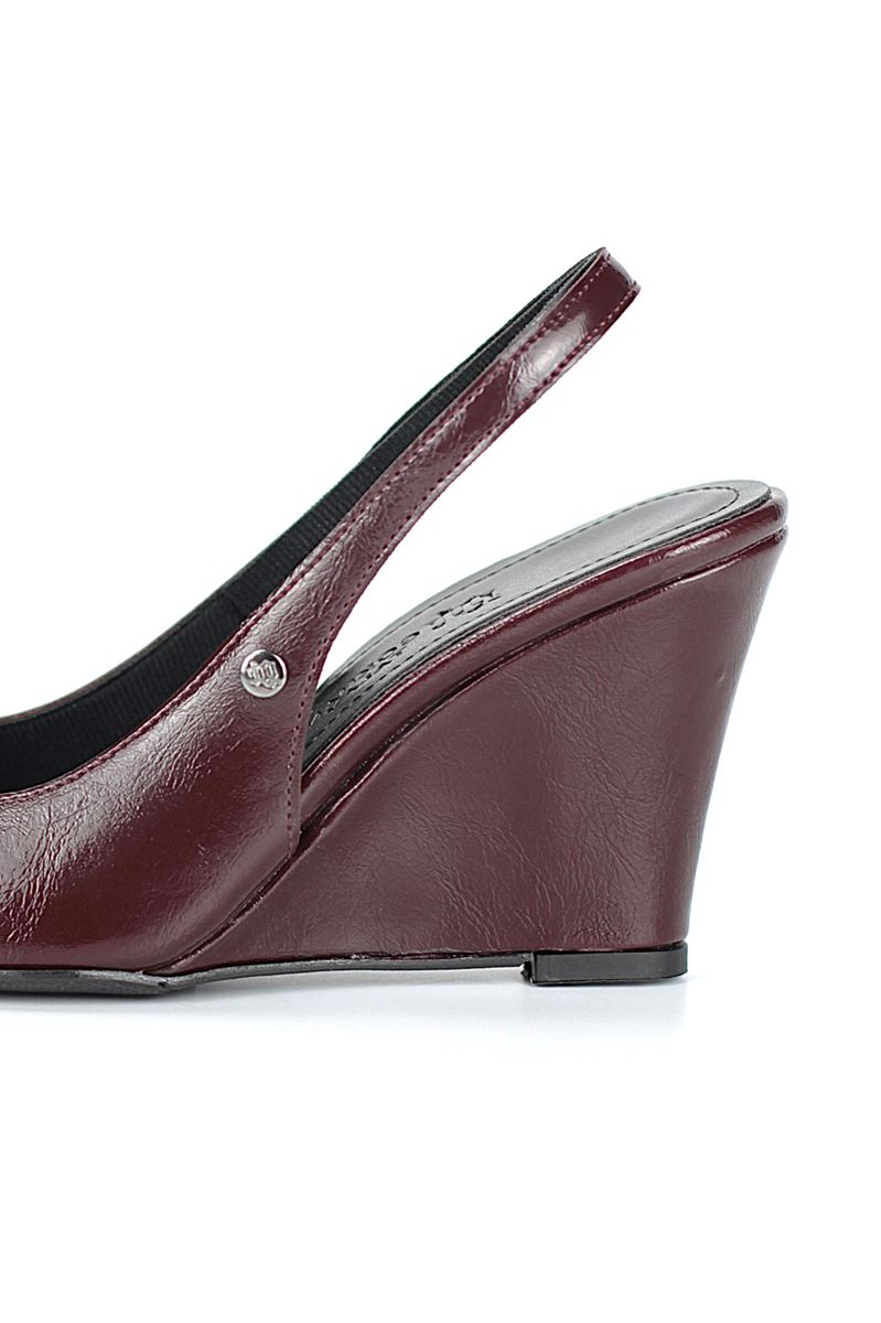 Agape  Esnek Yumuşak Kaymaz Taban (8cm) Bordo Rugan  Açık Lastikli Kadın Dolgu Topuklu Ayakkabı