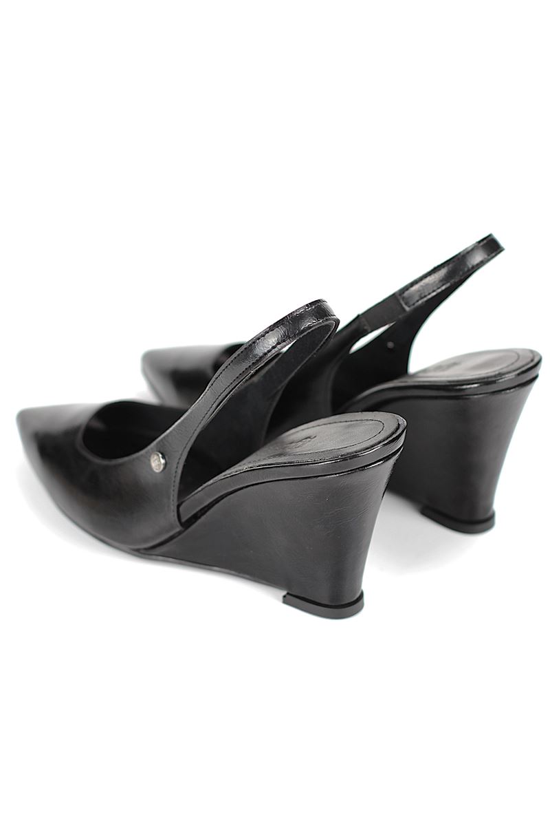 Agape  Esnek Yumuşak Kaymaz Taban (8cm)  Siyah Rugan  Açık Lastikli Kadın Dolgu Topuklu Ayakkabı