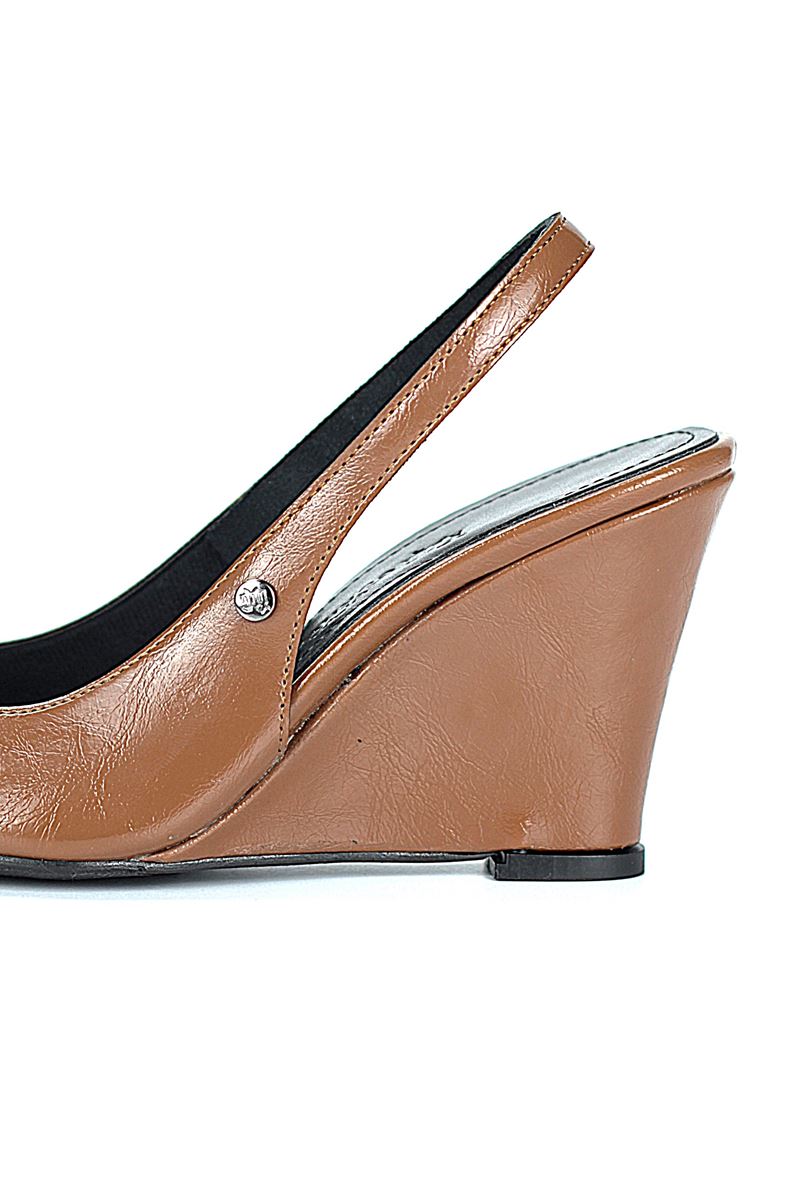 Agape  Esnek Yumuşak Kaymaz Taban (8cm) Taba Rugan Açık Lastikli Kadın Dolgu Topuklu Ayakkabı