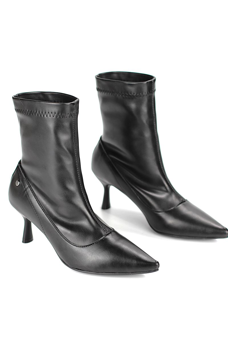 Lazuno Siyah Cilt Esnek Yumuşak Kaymaz Taban Yakalı (6cm) Streç Bot