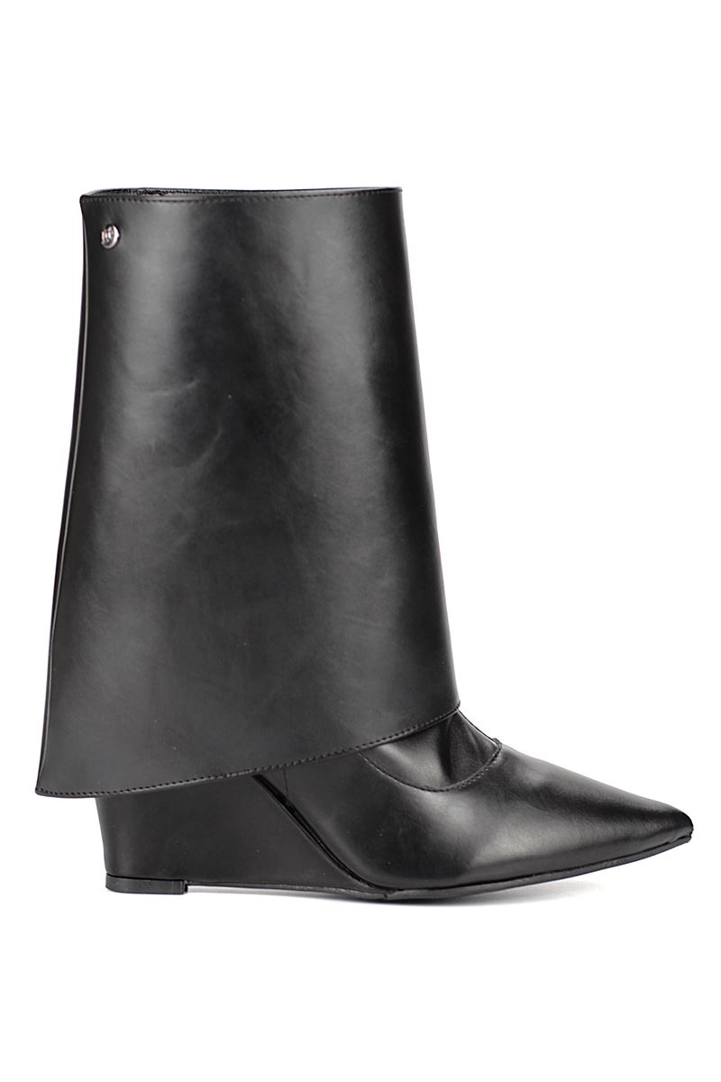 Avenzia  Siyah Esnek Yumuşak Kaymaz Taban Dolgu Topuklu Yakalı ( 8 cm) Streç Bot