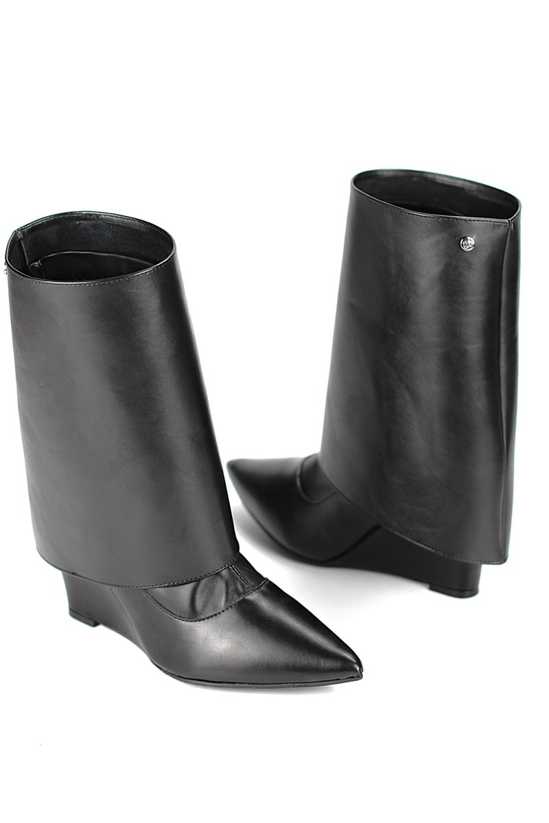 Avenzia  Siyah Esnek Yumuşak Kaymaz Taban Dolgu Topuklu Yakalı ( 8 cm) Streç Bot