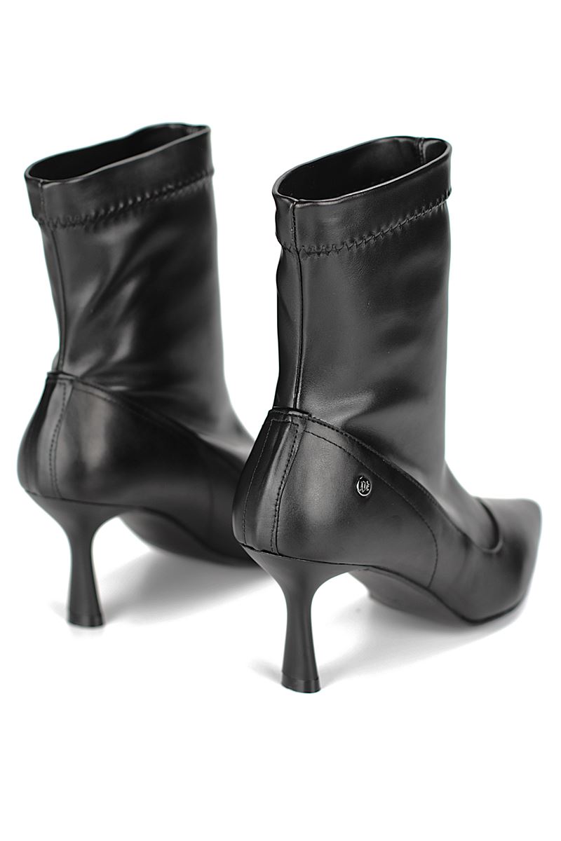 Celeste Siyah Cilt Esnek Yumuşak Kaymaz Taban (7cm) Streç Bot