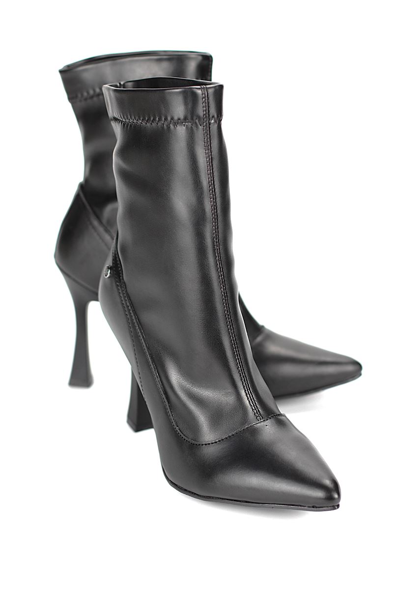 Mojito  Siyah Cilt Esnek Yumuşak Kaymaz Taban (10cm)  Streç Bot