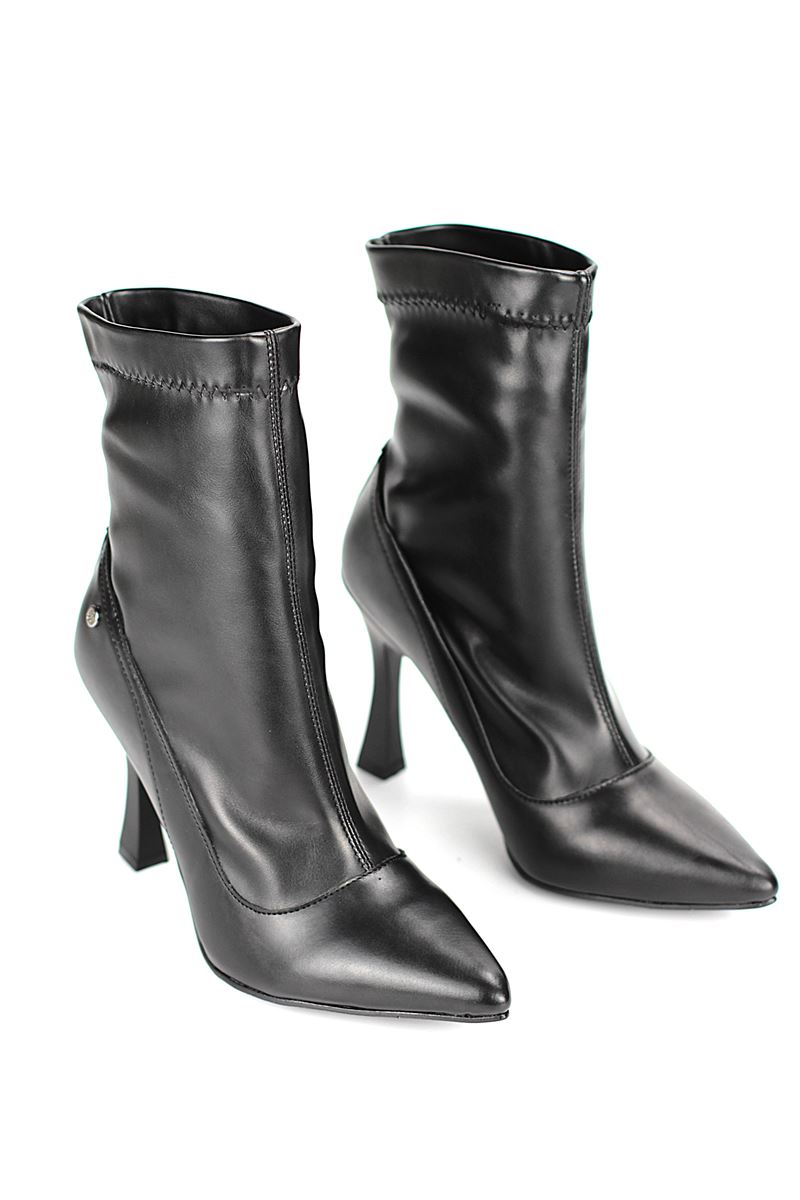 Mojito  Siyah Cilt Esnek Yumuşak Kaymaz Taban (10cm)  Streç Bot