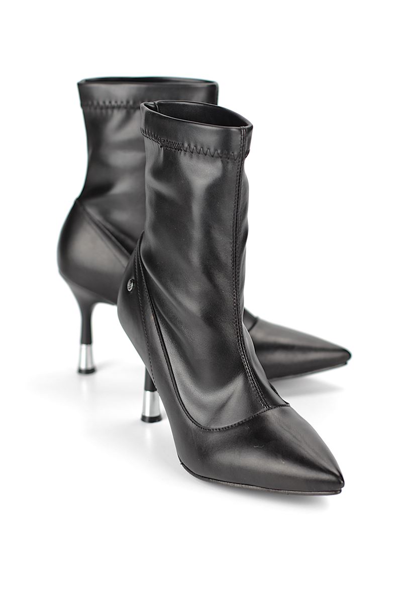 Lunex Siyah Cilt Esnek Yumuşak Kaymaz Taban (8cm)  Gümüş  Topuk Detaylı Streç Bot