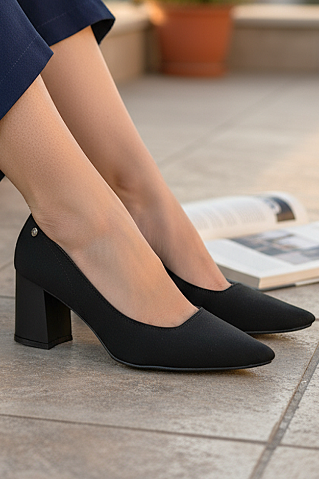 Nevra Esnek Yumuşak Kaymaz Taban (7 cm) Siyah Süet Kadın Kalın Topuklu Ayakkabı