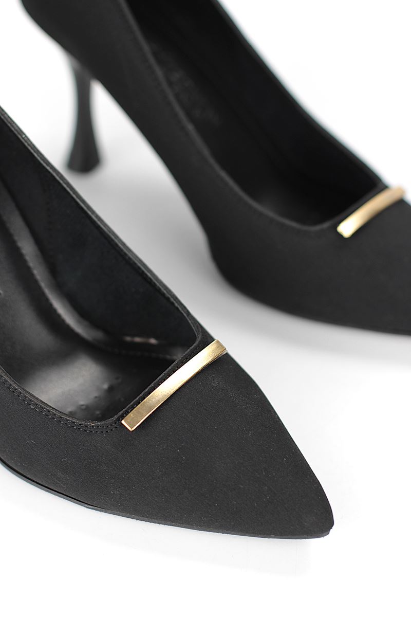 Arina Esnek Yumuşak Kaymaz Taban (8 cm) Siyah Süet İnce Çubuk Toka Kadın Topuklu Ayakkabı