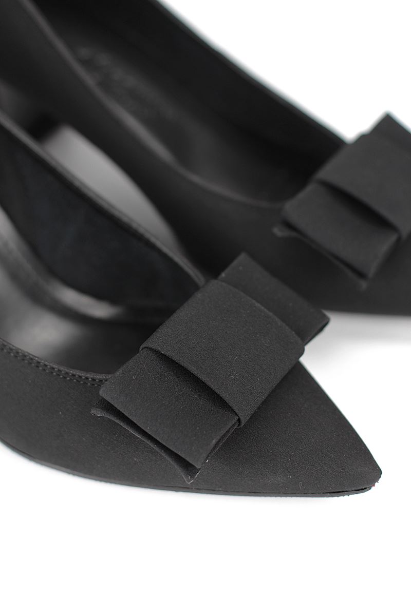 Benedita Esnek Yumuşak Kaymaz Taban (4 cm) Kadın Kalın Topuk Köşe Fiyonkllu Siyah Süet Ayakkabı