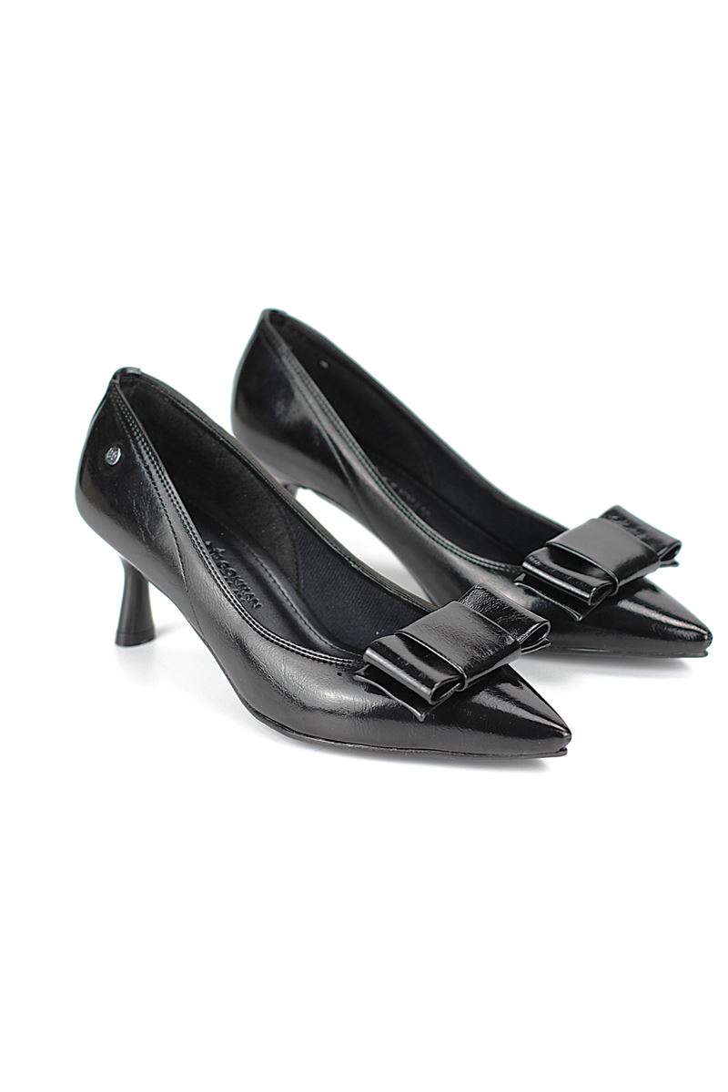 Vellon Esnek Yumuşak Kaymaz Taban (4 cm) Siyah Rugan Köşe Fiyonk Kadın Topuklu Ayakkabı