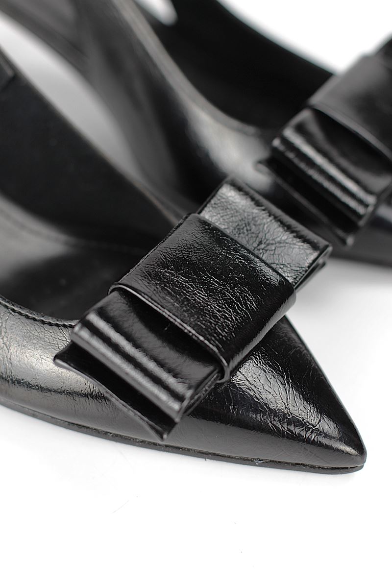 Rivva Esnek Yumuşak Kaymaz Taban (4 cm) Siyah Rugan  Açık Lastikli Köşe Fiyonk Kadın Topuklu Ayakkabı