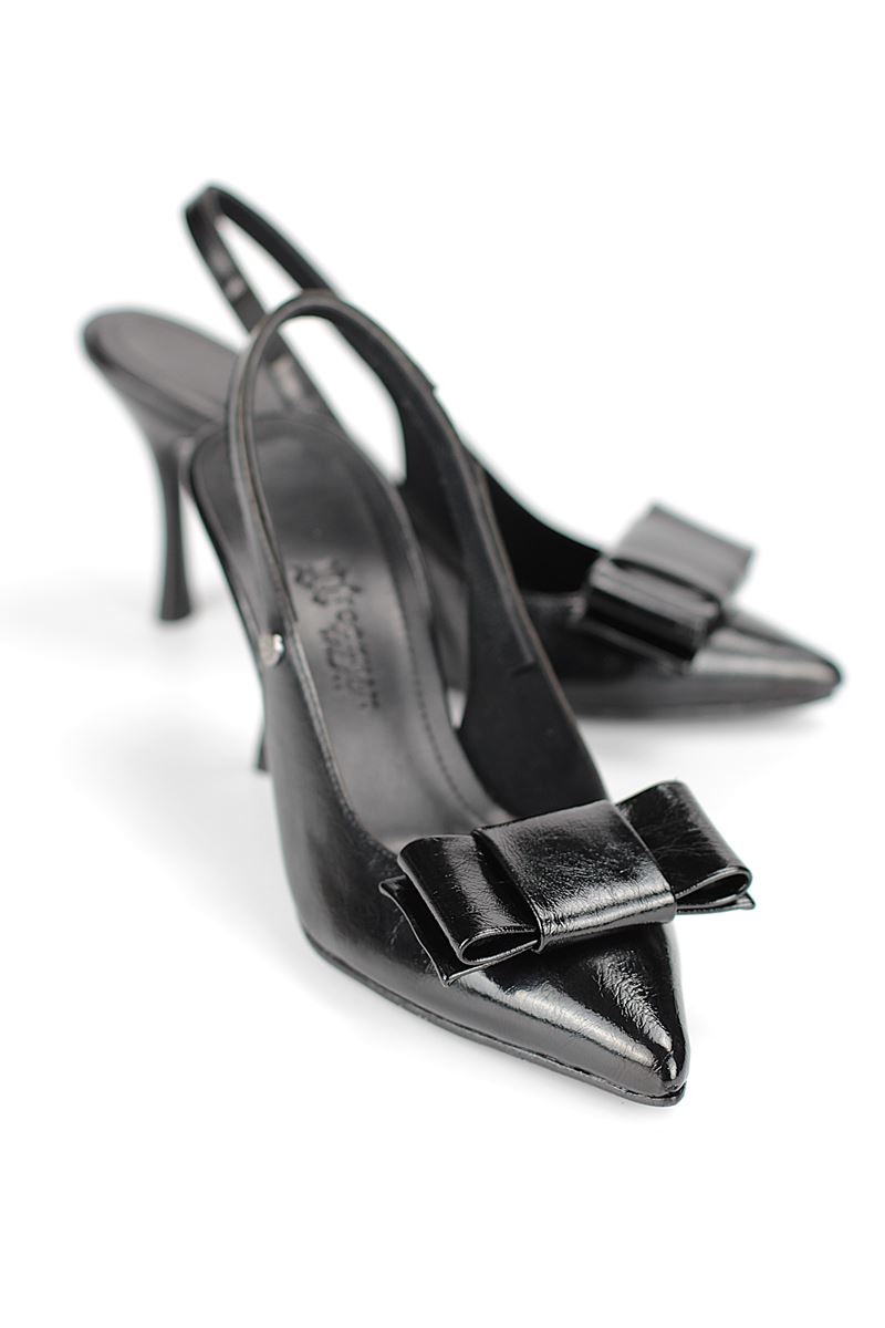 Nivelle Esnek Yumuşak Kaymaz Taban (8 cm) Siyah Rugan  Açık Lastikli Köşe Fiyonk Kadın Topuklu Ayakkabı