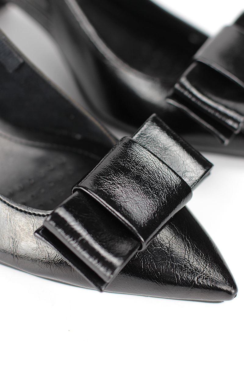 Nira Esnek Yumuşak Kaymaz Taban (4 cm) Siyah Rugan  Açık Lastikli Kadın Kalın Topuklu Köşe Fiyonklu Ayakkabı