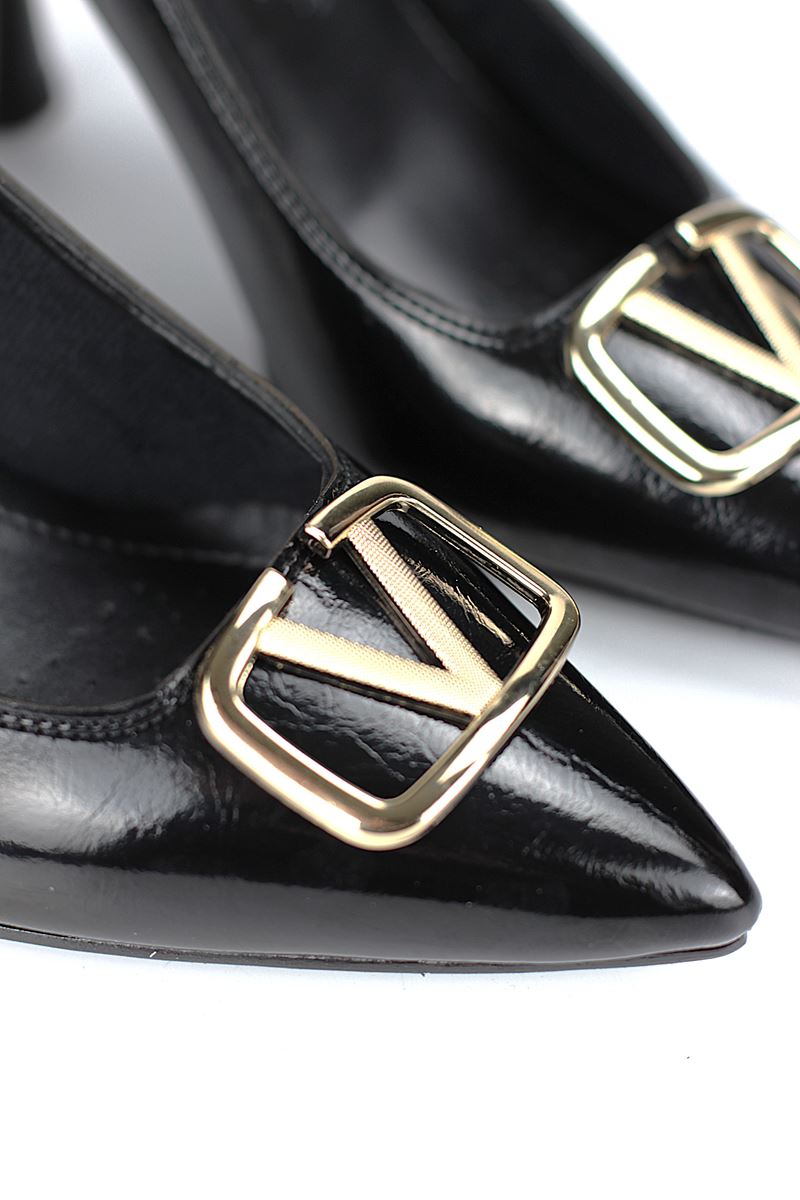 Hana Esnek Yumuşak Kaymaz Taban (8 cm) Siyah Rugan V Toka Kadın Topuklu Ayakkabı