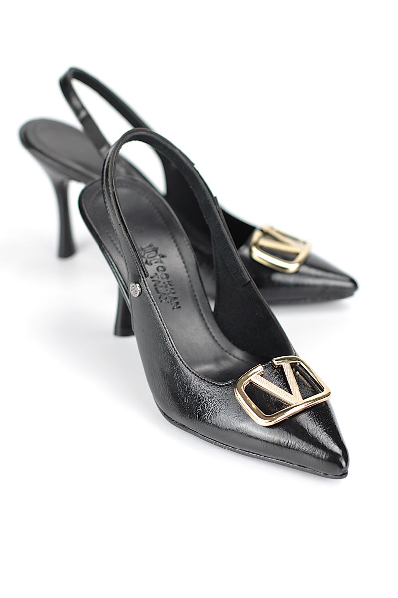 Hilda Esnek Yumuşak Kaymaz Taban (8 cm) Siyah Rugan  Açık Lastikli V Toka Kadın Topuklu Ayakkabı