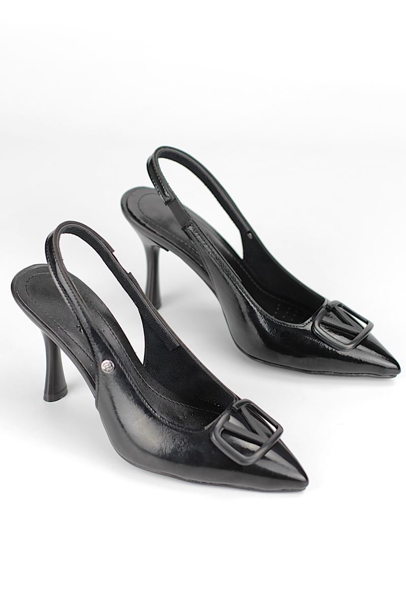 Rosalinda Esnek Yumuşak Kaymaz Taban (8 cm) Siyah Rugan  Açık Lastikli V toka Kadın Topuklu Ayakkabı