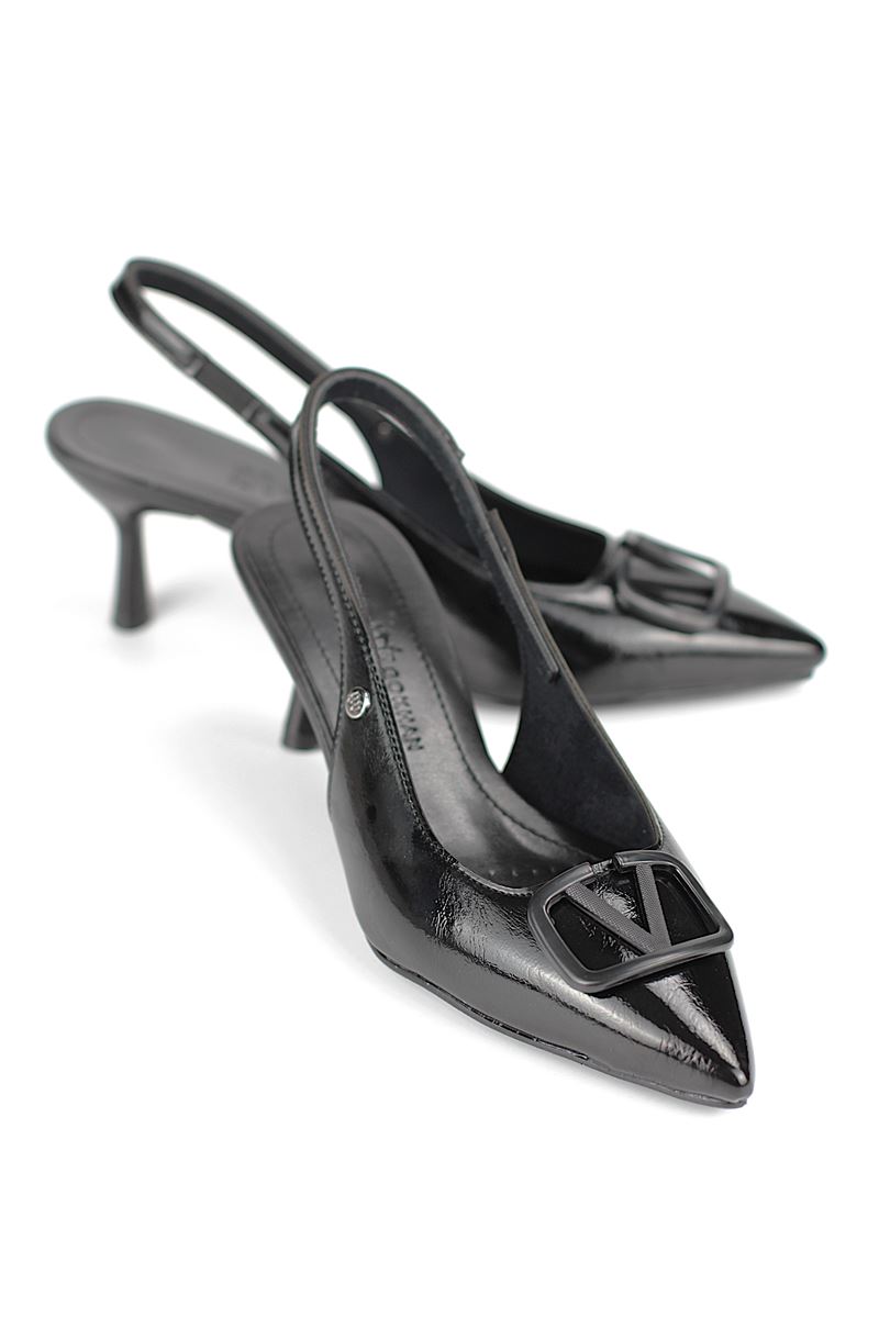 Lilith Esnek Yumuşak Kaymaz Taban (4 cm) Siyah Rugan Açık Lastikli V Toka Kadın Topuklu Ayakkabı